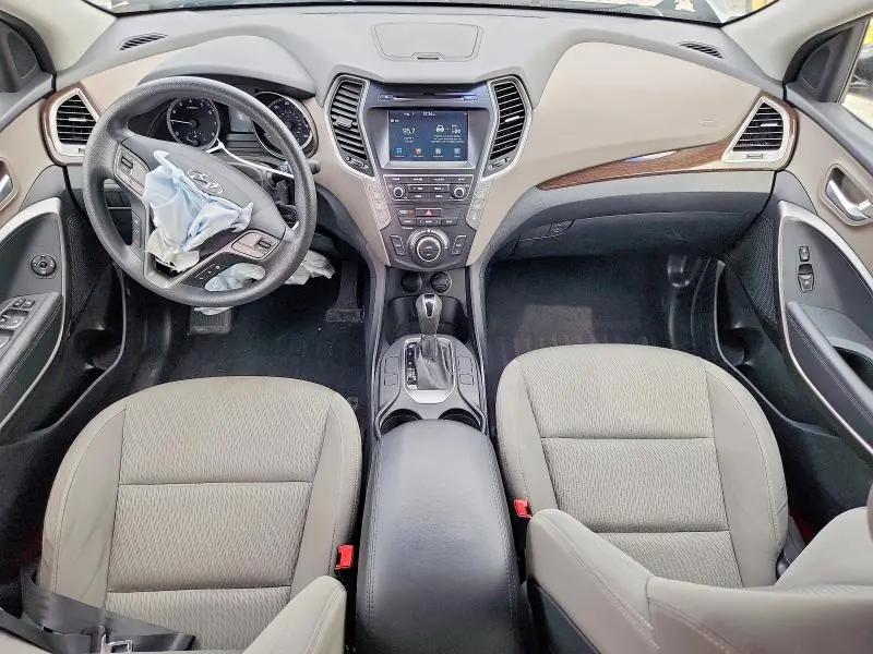 2017 HYUNDAI SANTA FE SE  