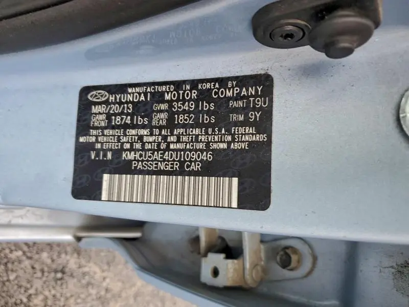 2013 HYUNDAI ACCENT SE  