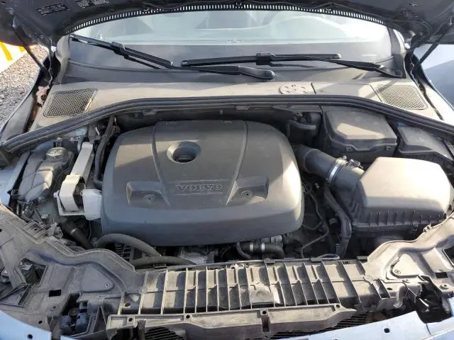 2017 VOLVO V60 CROSS COUNTRY PLATINUM  