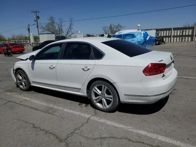 2012 VOLKSWAGEN PASSAT SE  