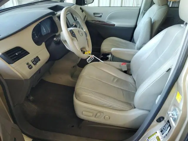 2011 TOYOTA SIENNA XLE  