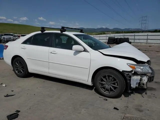 2011 TOYOTA CAMRY SE  
