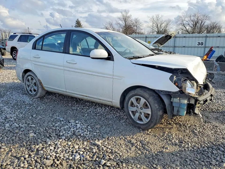 2010 HYUNDAI ACCENT GLS  