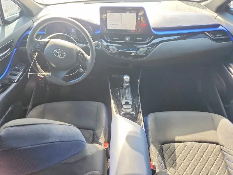 2020 TOYOTA C-HR XLE  