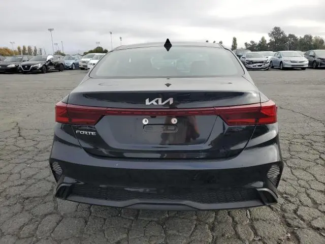2023 KIA FORTE LX  