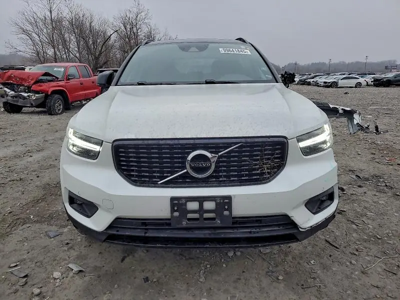 2020 VOLVO XC40 T5 R-DESIGN  