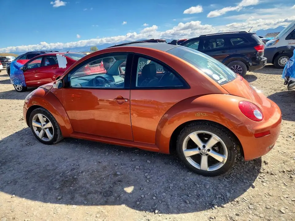 2010 VOLKSWAGEN NEW BEETLE   