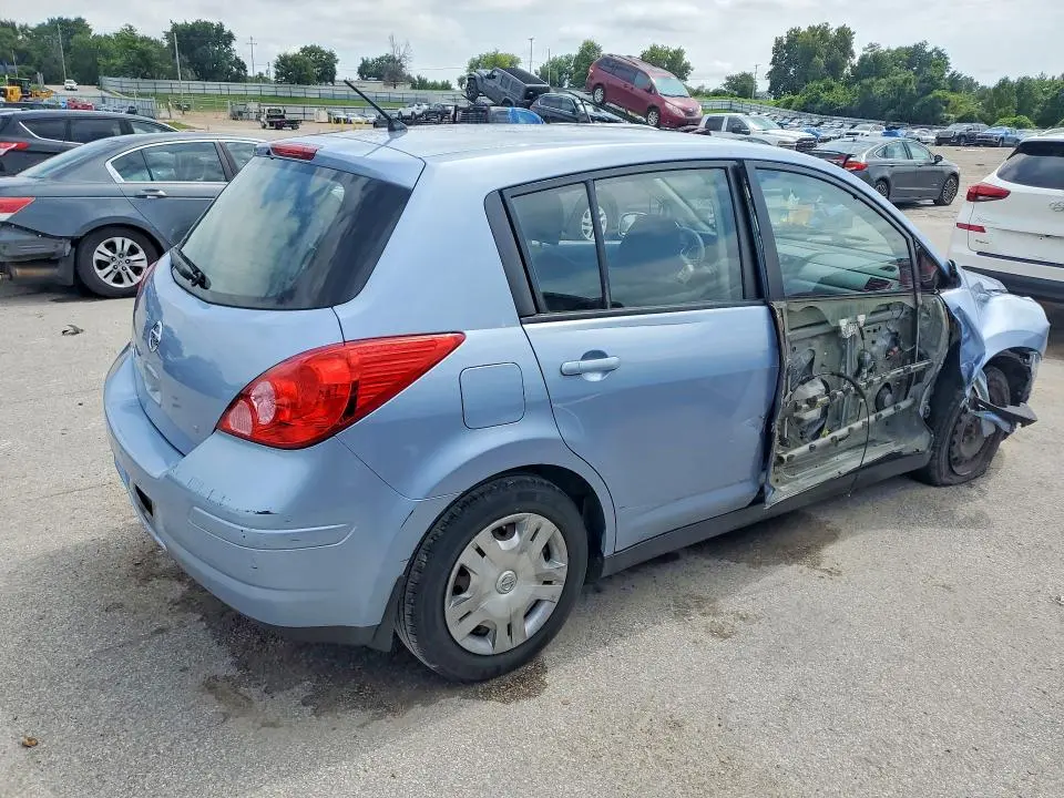 2011 NISSAN VERSA 1.8 S  