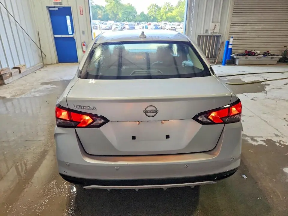 2025 NISSAN VERSA SV  
