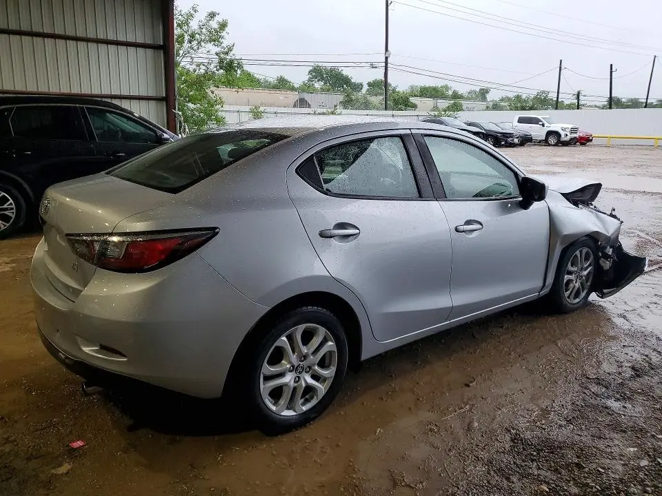 2017 TOYOTA YARIS IA BASE  