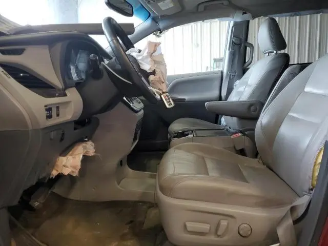 2015 TOYOTA SIENNA XLE  