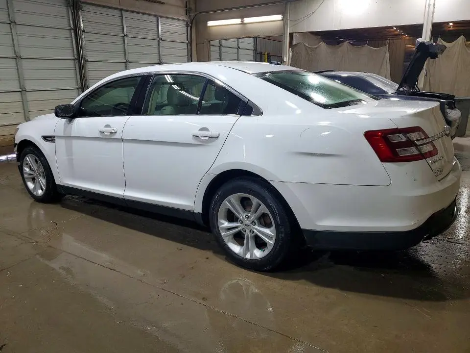 2018 FORD TAURUS SE  