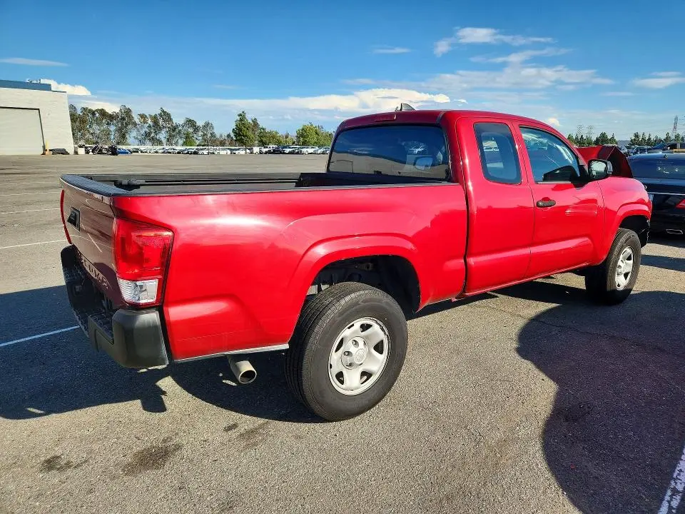 2017 TOYOTA TACOMA SR  