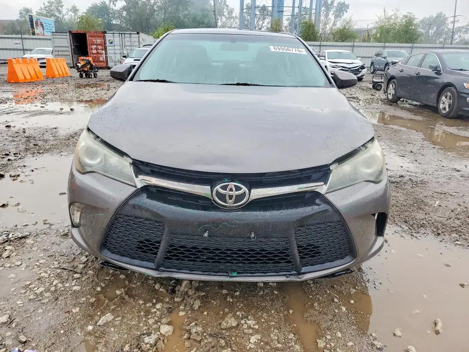 2015 TOYOTA CAMRY SE  