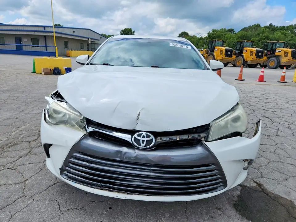2016 TOYOTA CAMRY LE  