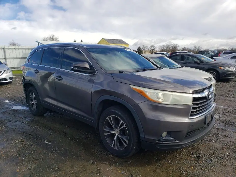 2016 TOYOTA HIGHLANDER XLE  