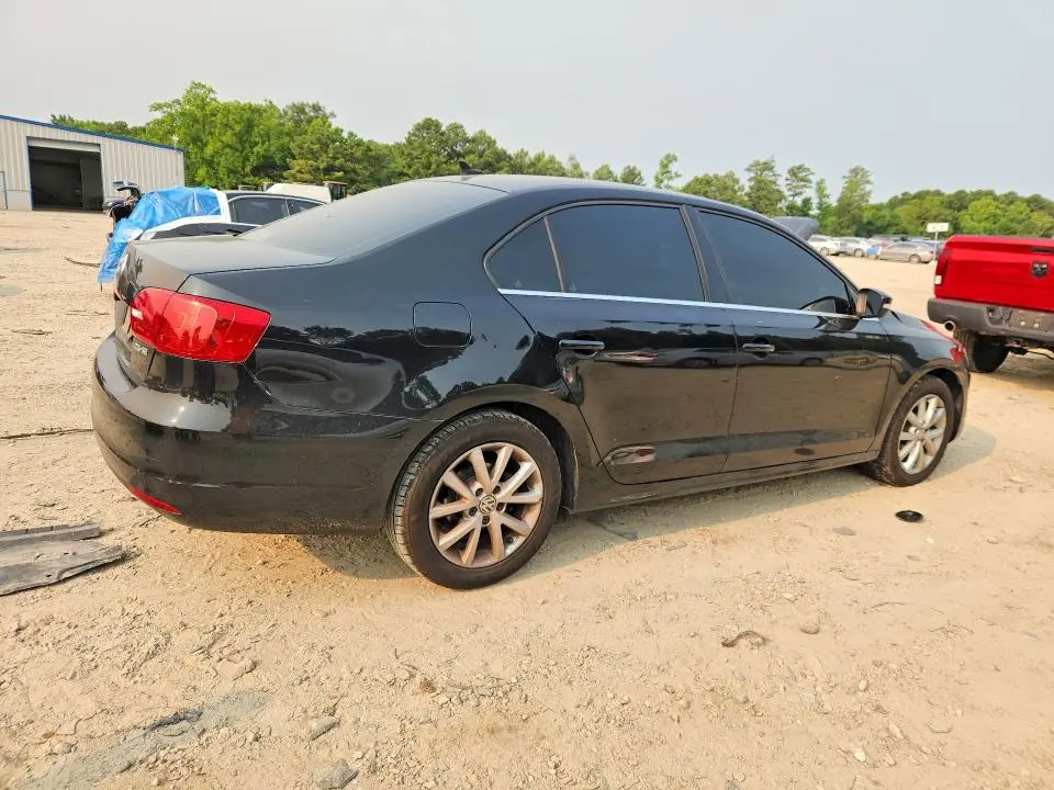 2013 VOLKSWAGEN JETTA SE  