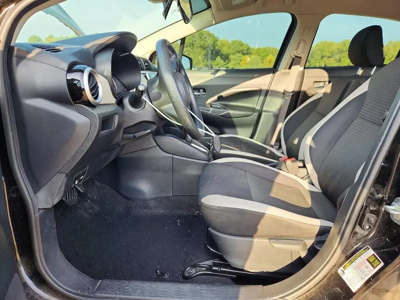 2020 NISSAN VERSA SV  