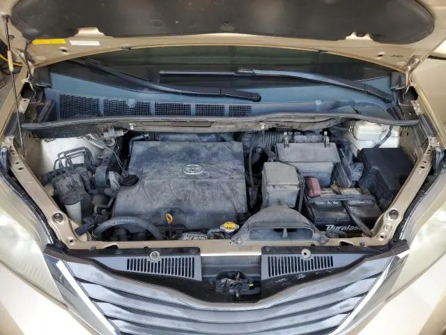 2011 TOYOTA SIENNA XLE  