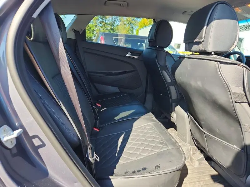 2019 HYUNDAI TUCSON SE  