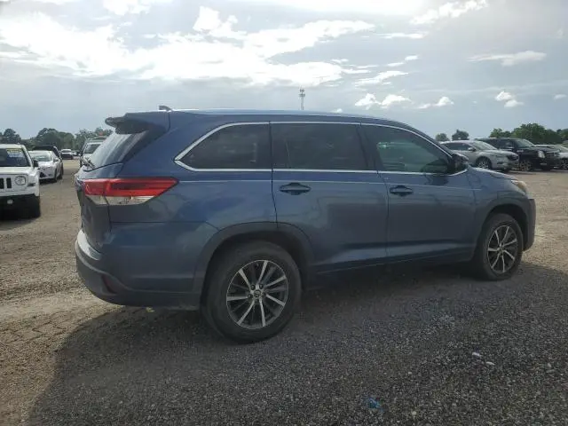2017 TOYOTA HIGHLANDER SE  