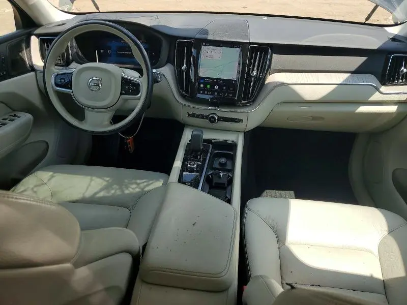 2023 VOLVO XC60 PLUS  