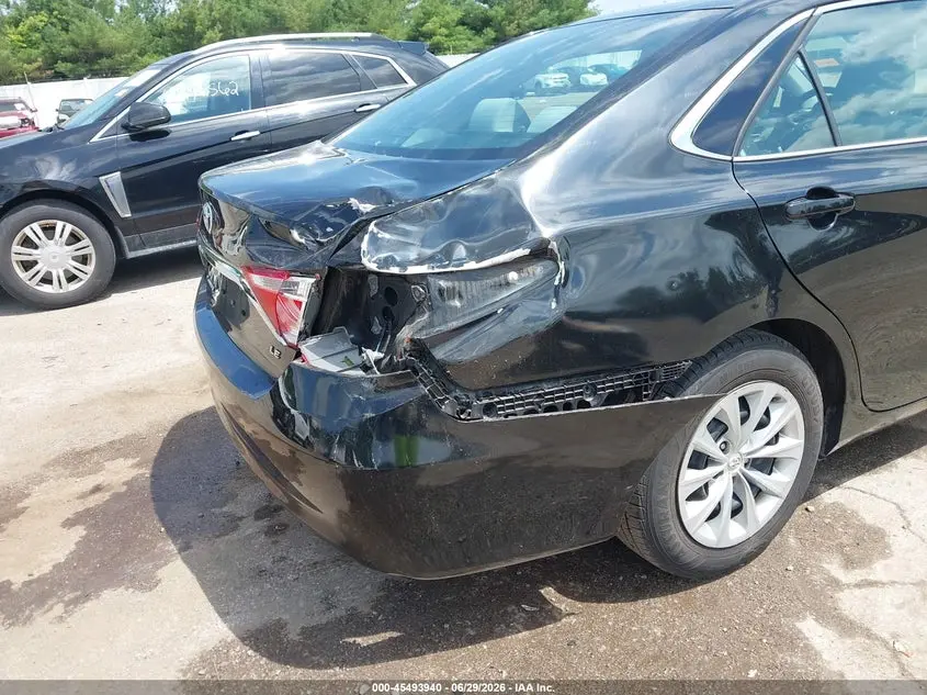 2016 TOYOTA CAMRY LE