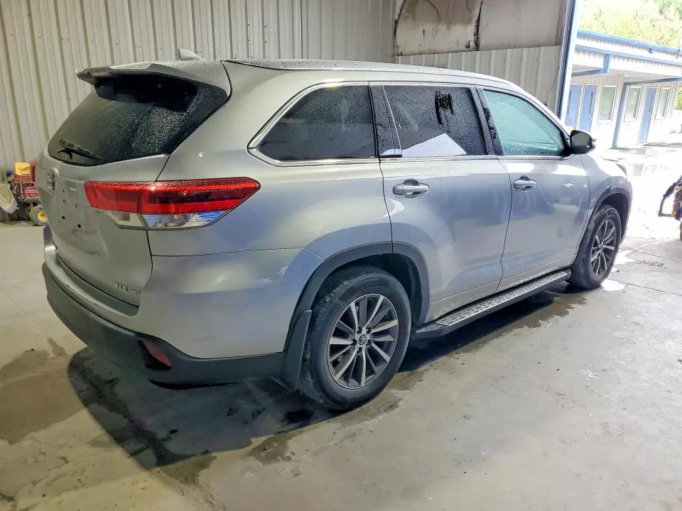 2018 TOYOTA HIGHLANDER XLE  
