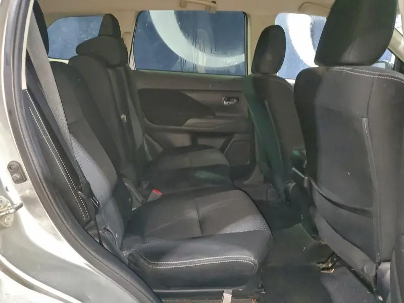 2018 MITSUBISHI OUTLANDER ES  