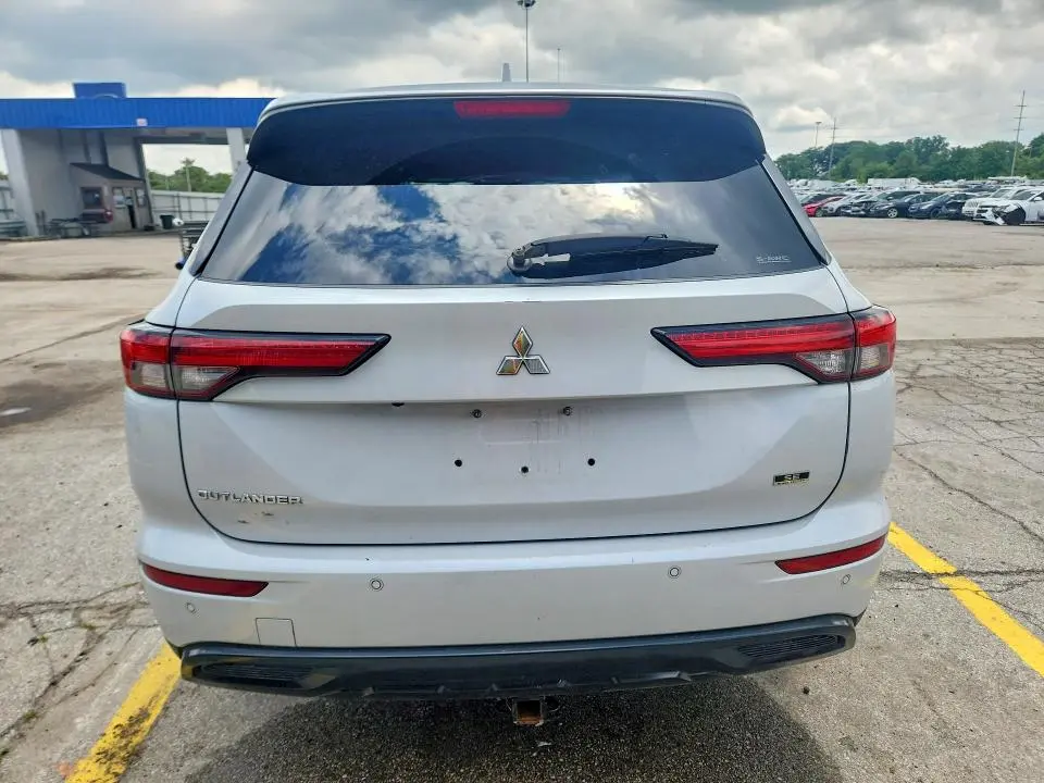 2023 MITSUBISHI OUTLANDER SE  