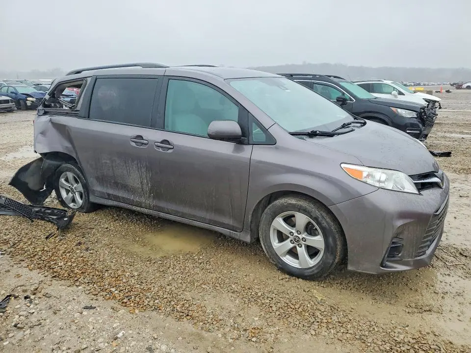 2020 TOYOTA SIENNA LE 8-PASSENGER  