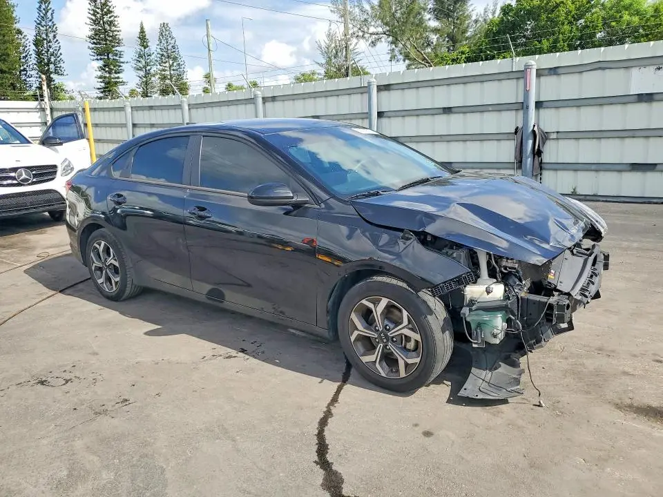 2021 KIA FORTE LXS  