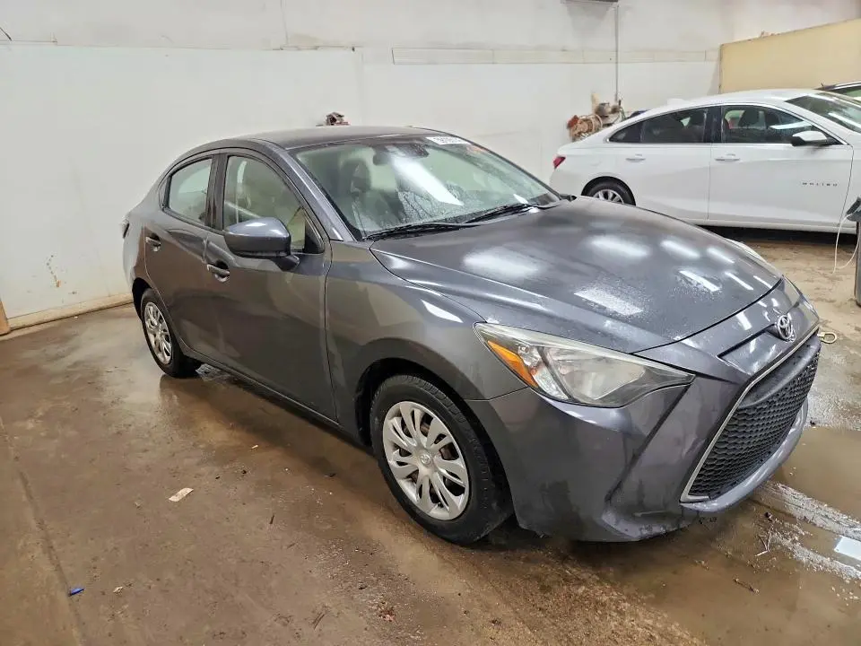 2020 TOYOTA YARIS L  