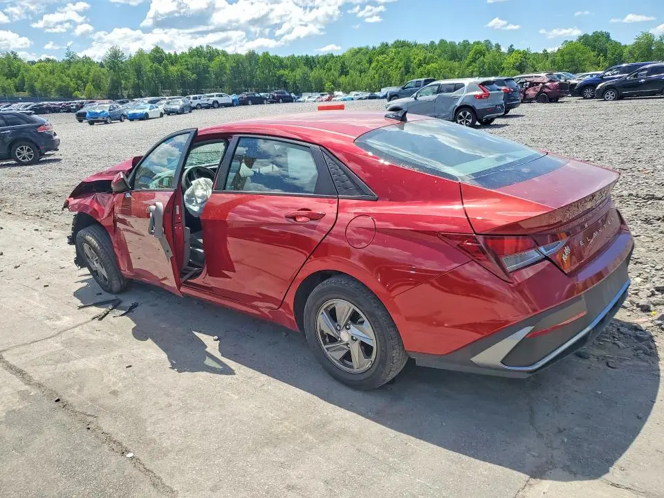 2024 HYUNDAI ELANTRA SE  