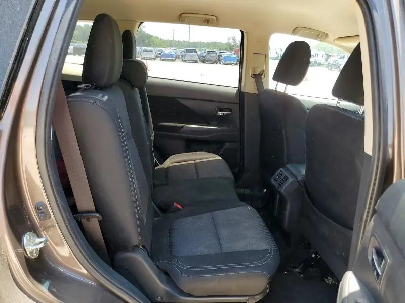 2019 MITSUBISHI OUTLANDER ES  