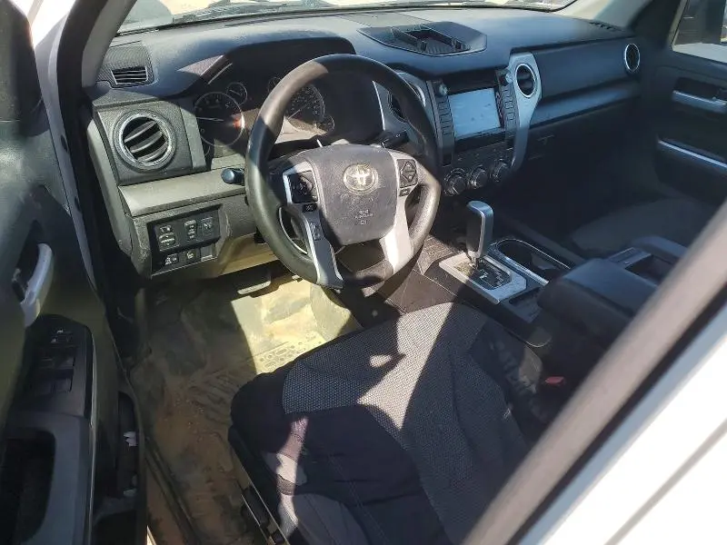 2016 TOYOTA TUNDRA SR5  