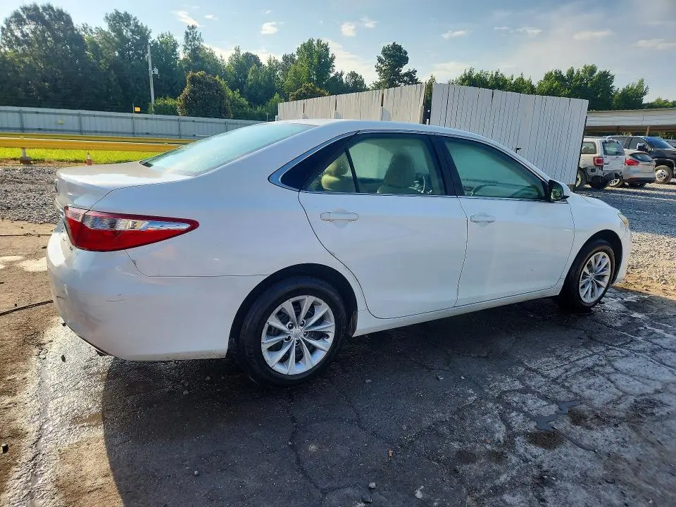 2015 TOYOTA CAMRY LE  