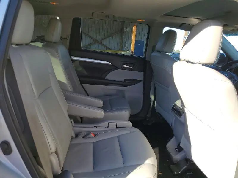 2017 TOYOTA HIGHLANDER XLE  
