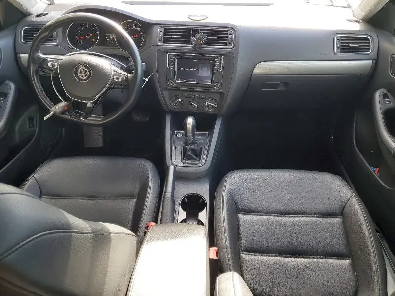 2016 VOLKSWAGEN JETTA SE  
