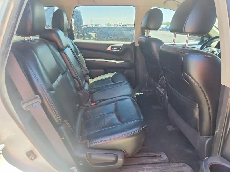 2017 NISSAN PATHFINDER SL  