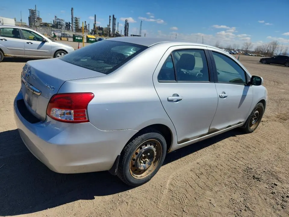2010 TOYOTA YARIS BASE  