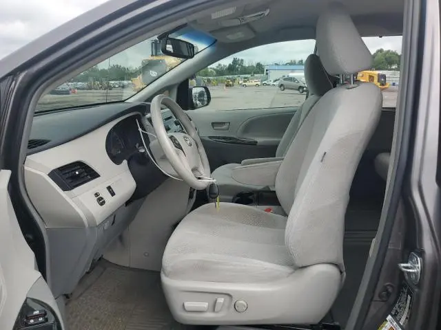 2013 TOYOTA SIENNA LE  