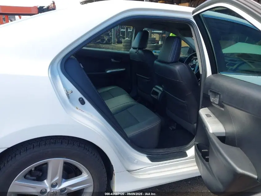 2014 TOYOTA CAMRY SE/SE SPORT