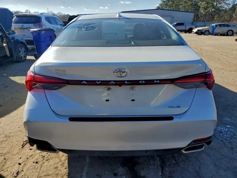 2021 TOYOTA AVALON XLE  