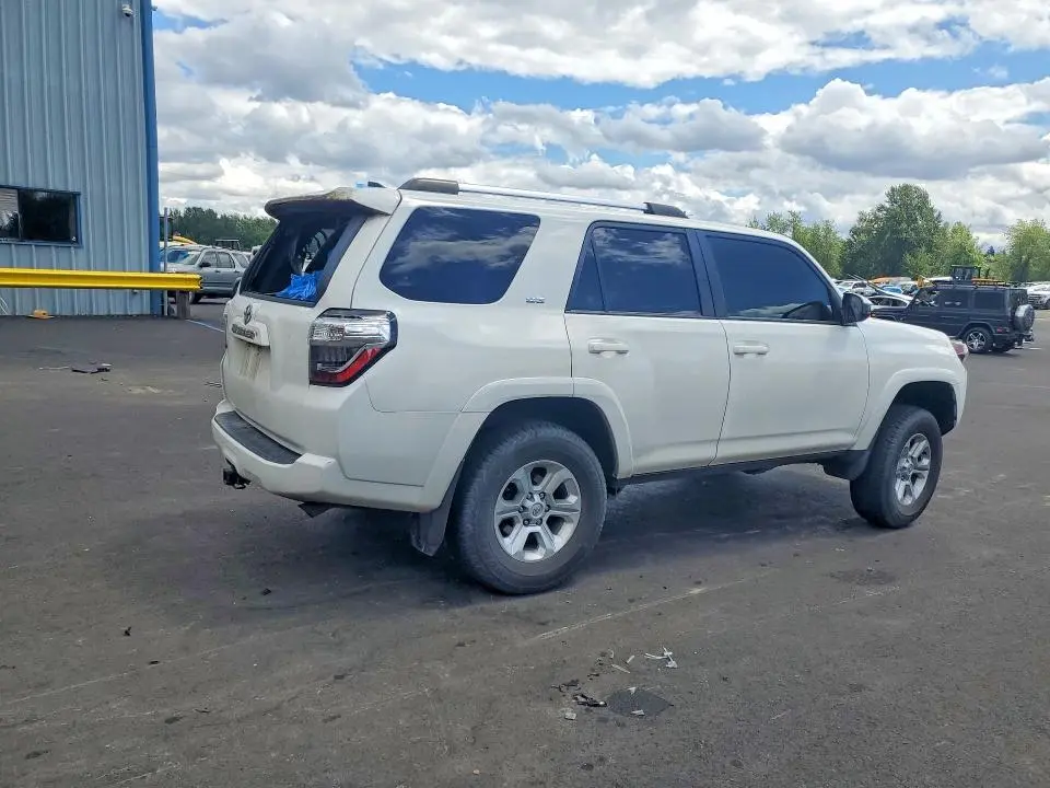 2019 TOYOTA 4RUNNER SR5  