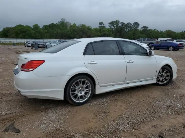 2010 TOYOTA AVALON XL  