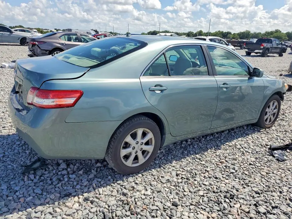 2011 TOYOTA CAMRY LE  