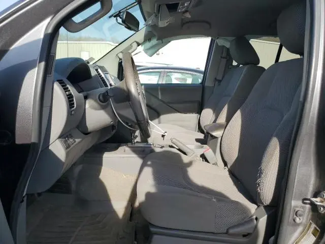2016 NISSAN FRONTIER SV