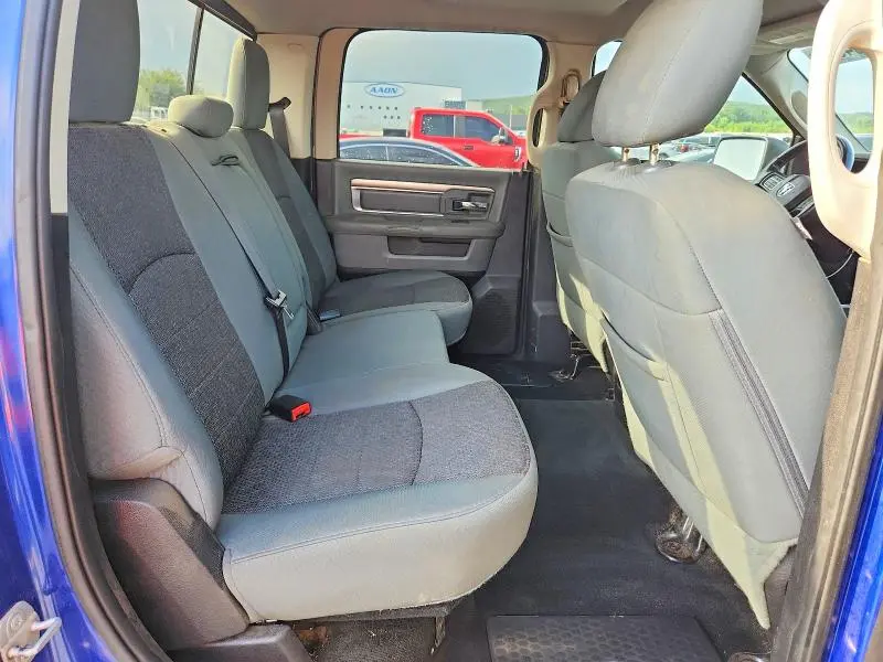 2016 RAM 1500 SLT  