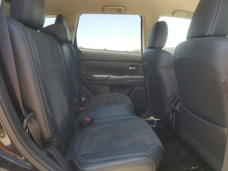 2019 MITSUBISHI OUTLANDER SE  